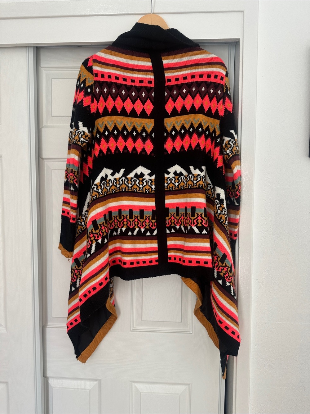 Open-Front Geometric Knit Cardigan Sweater - Black with Multicolor Pattern
